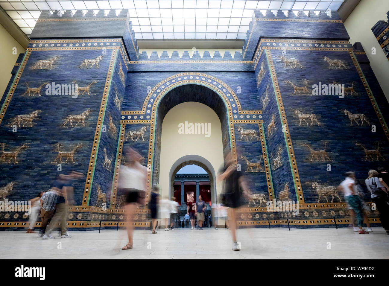 Berlin, Germany. 31st Aug, 2019. The Ishtar Gate of Babylon can be seen at the Long Night of Museums in the Pergamon Museum. 75 museums open their doors until 2 a.m. at night. (Shooting with long exposure) Credit: Christoph Soeder/dpa/Alamy Live News Stock Photo