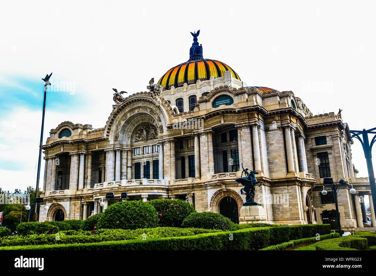 The Palace of Fine Arts, cultural center in the Historic Center of Mexico City, considered the most important in the manifestation of the arts in Mexico and one of the most renowned opera houses in the world. marble architectural building. White color. (Photo: Luis Gutierrez / NortePhoto.com)  El Palacio de Bellas Artes, recinto cultural en el Centro Histórico de la Ciudad de México, considerado el más importante en la manifestación de las artes en México y una de las casas de ópera más renombradas del mundo. edificio arquitectonico de marmol. color blanco.  (Foto: Luis Gutierrez / NortePhoto Stock Photo