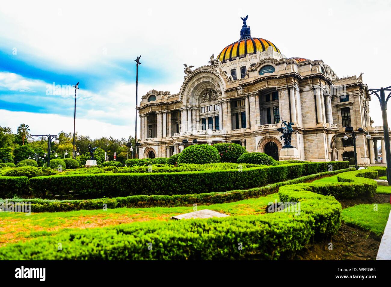 The Palace of Fine Arts, cultural center in the Historic Center of Mexico City, considered the most important in the manifestation of the arts in Mexico and one of the most renowned opera houses in the world. marble architectural building. White color. (Photo: Luis Gutierrez / NortePhoto.com)  El Palacio de Bellas Artes, recinto cultural en el Centro Histórico de la Ciudad de México, considerado el más importante en la manifestación de las artes en México y una de las casas de ópera más renombradas del mundo. edificio arquitectonico de marmol. color blanco.  (Foto: Luis Gutierrez / NortePhoto Stock Photo