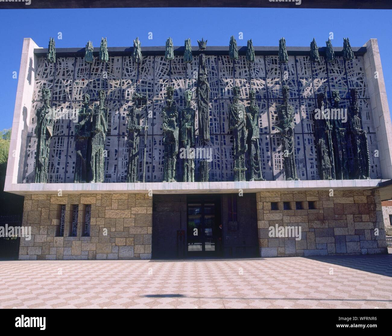 Estatuas de la virgen maría hi-res stock photography and images - Alamy