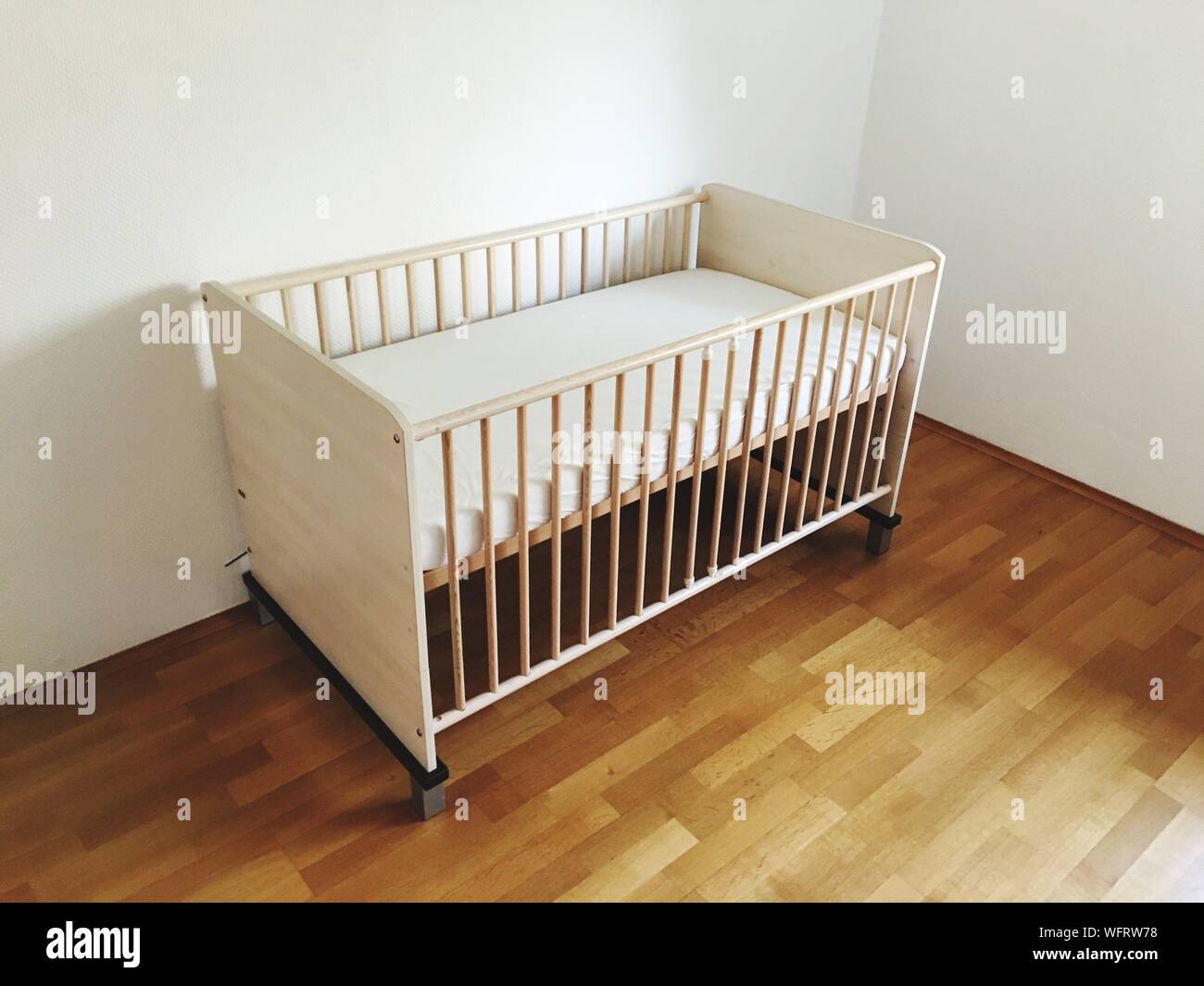 Empty Crib High Resolution Stock Photography and Images Alamy