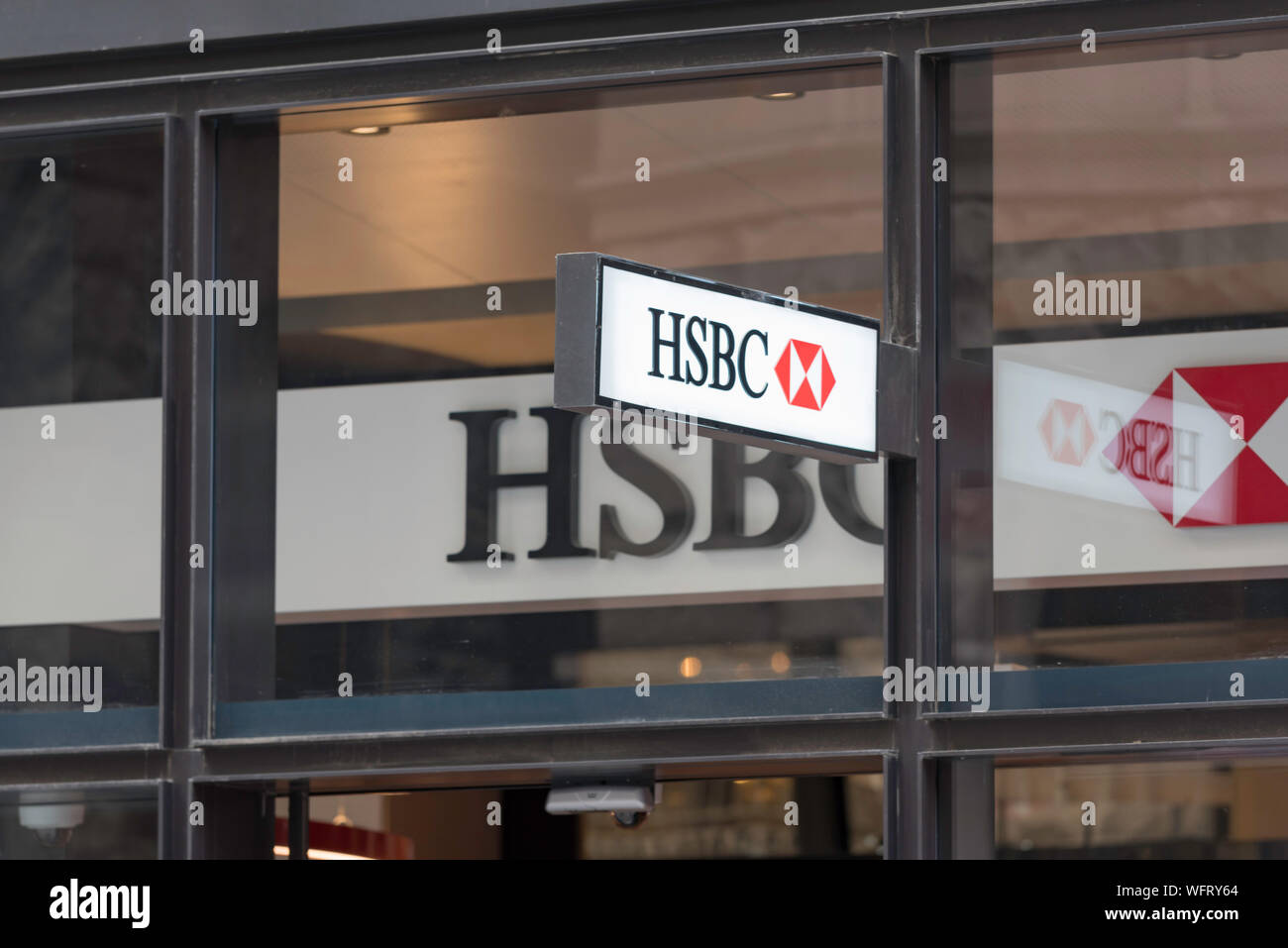 Hsbc Bank Logo High Resolution Stock Photography And Images Alamy