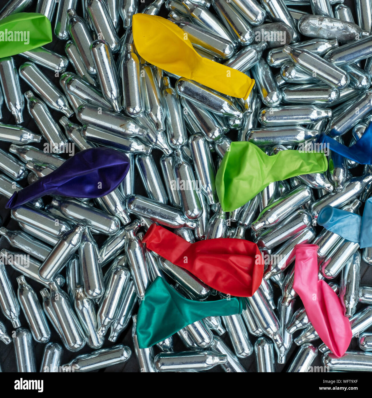 Nitrous oxide canisters / cream puff chargers and balloons steel