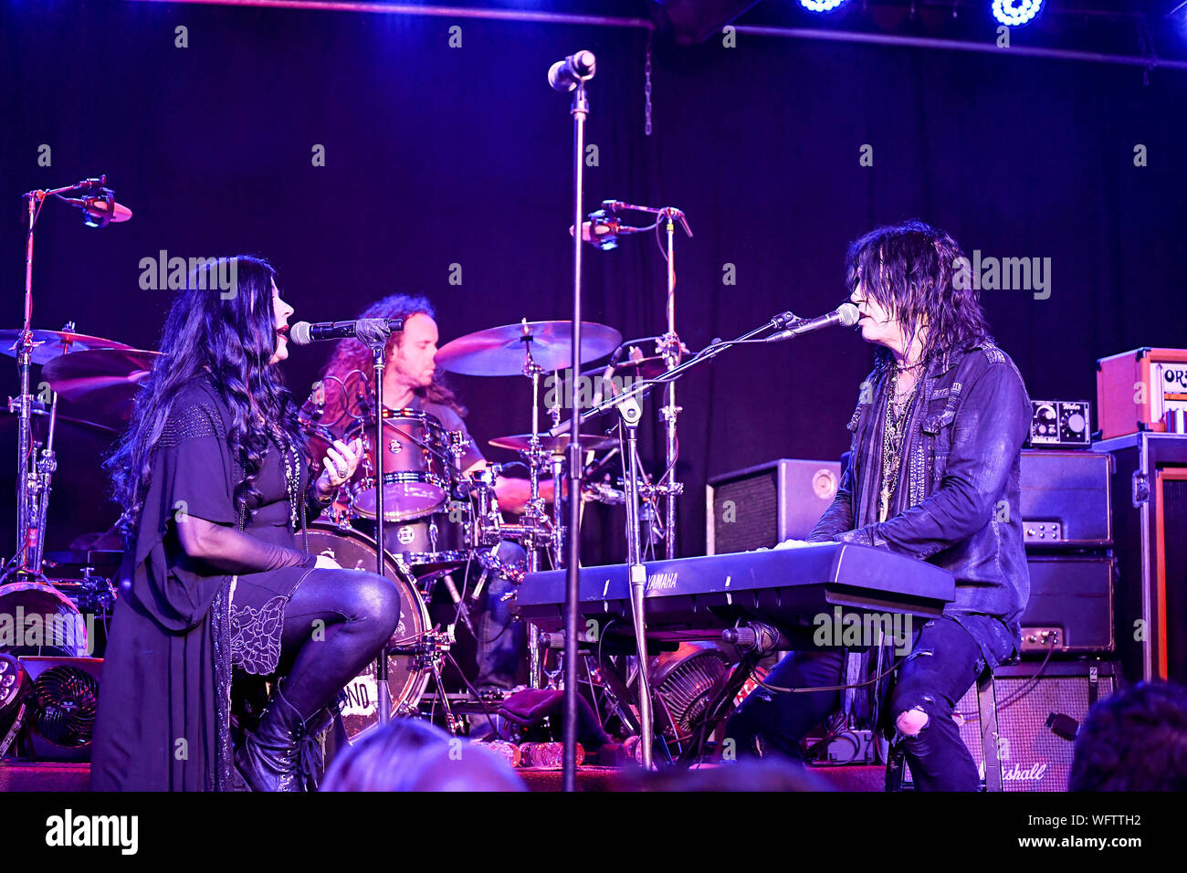 Backup Vocals Hi Res Stock Photography And Images Alamy