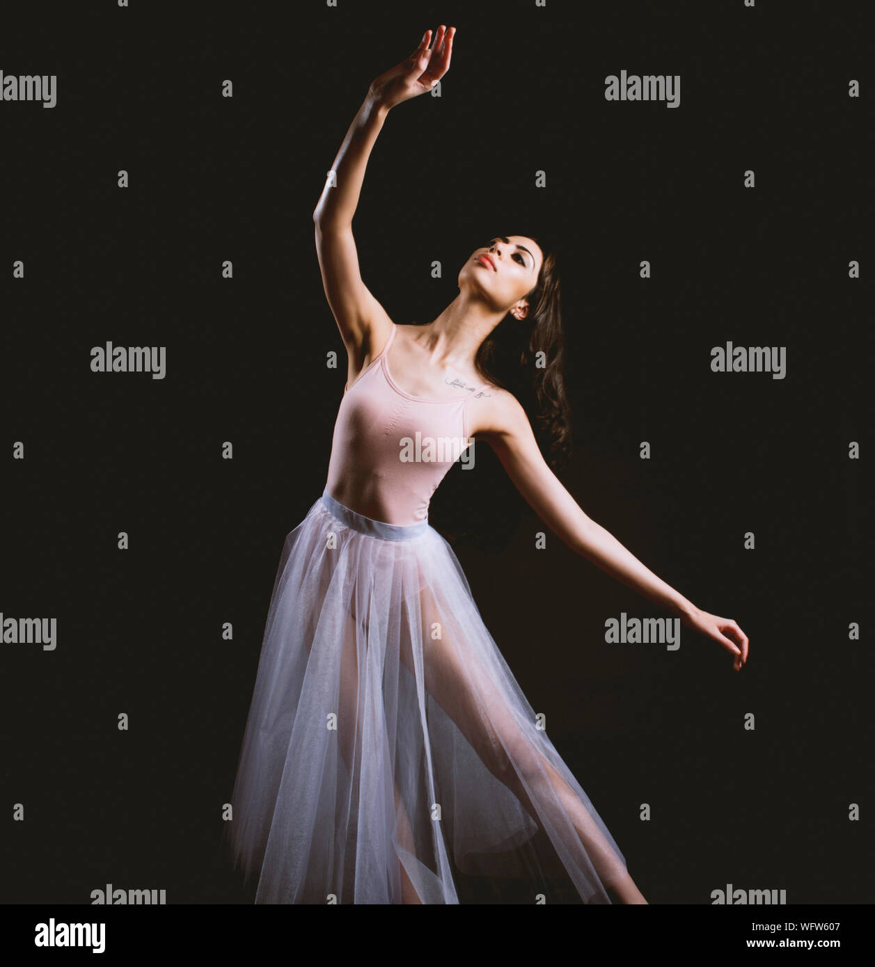 Young black women dancing studio hi-res stock photography and images ...
