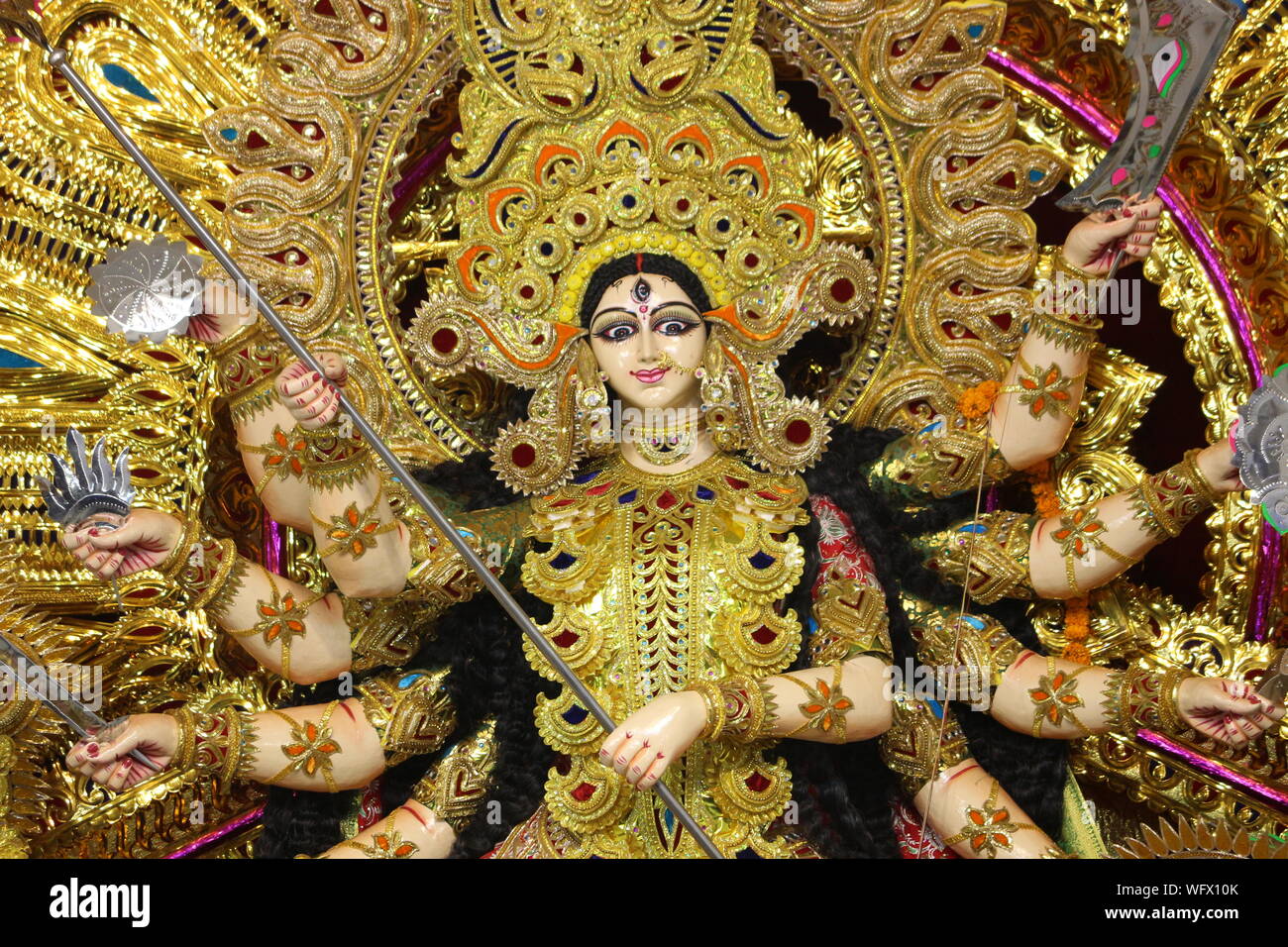 Female goddess sculpture hi-res stock photography and images - Alamy