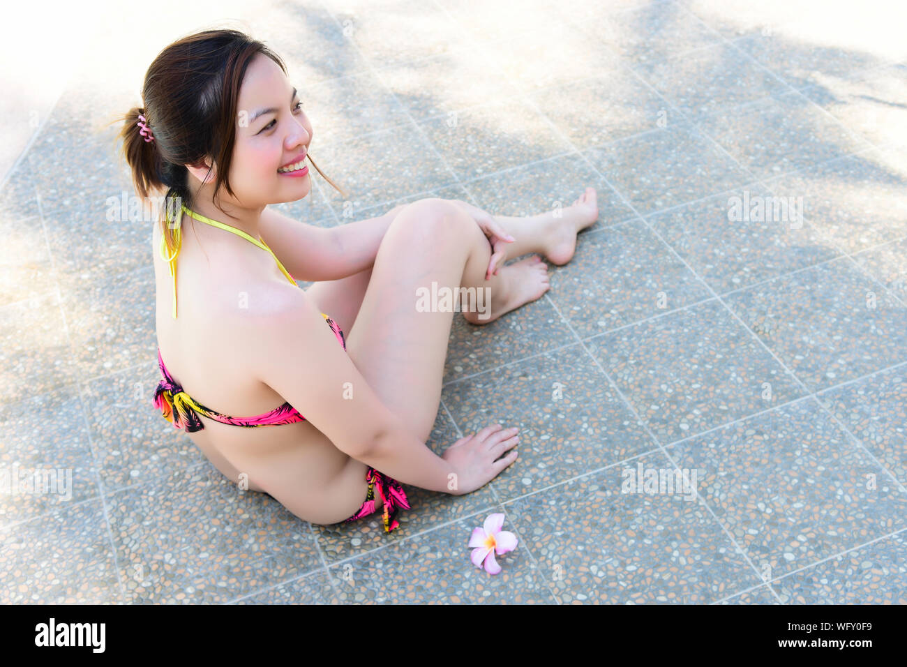 Bikini women street hi-res stock photography and images - Alamy