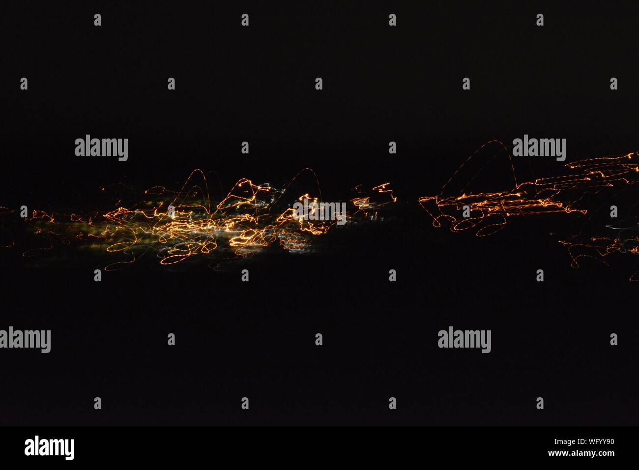 Abstract glowing light trails hi-res stock photography and images - Alamy