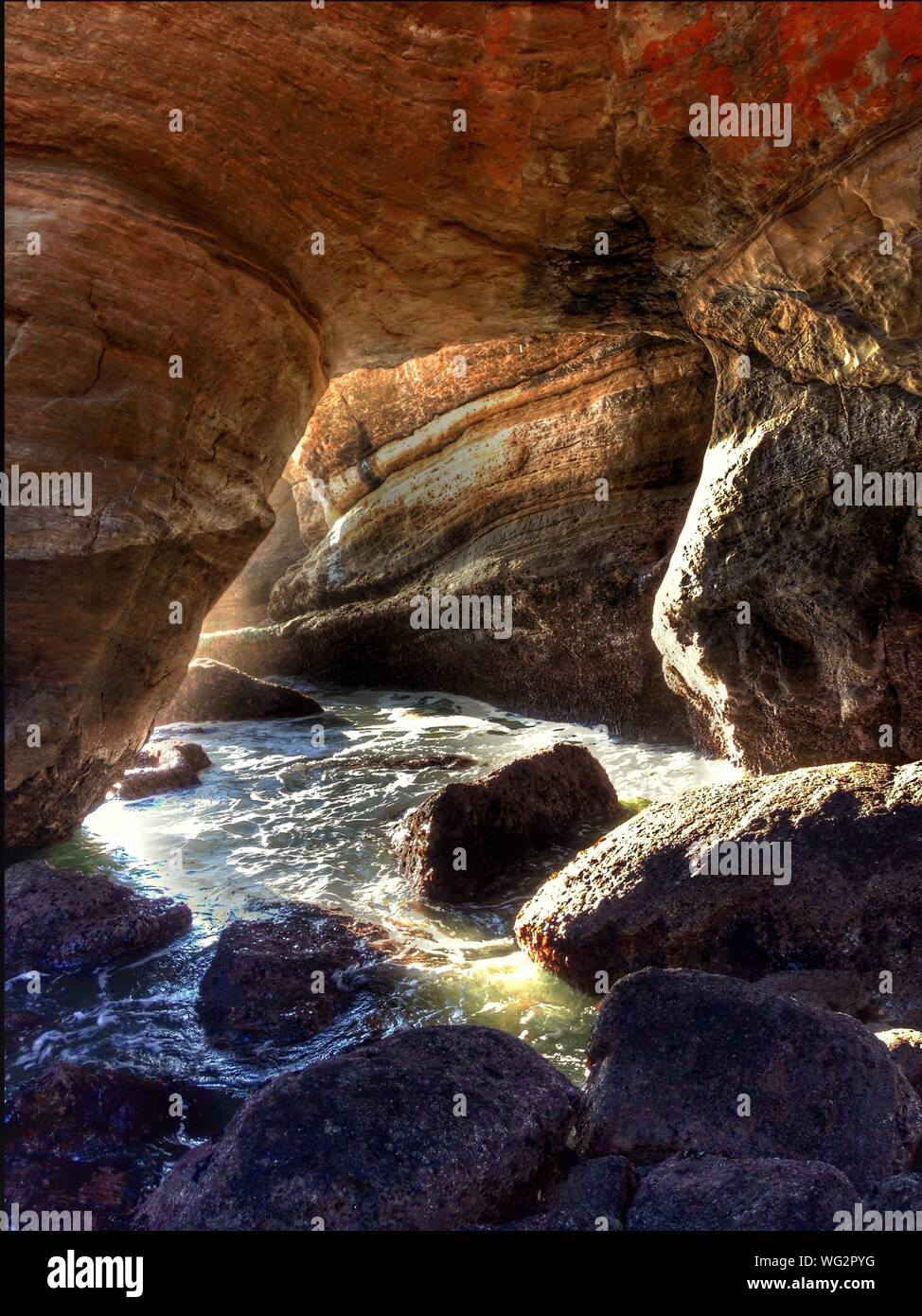 Devil's punch bowl hires stock photography and images Alamy