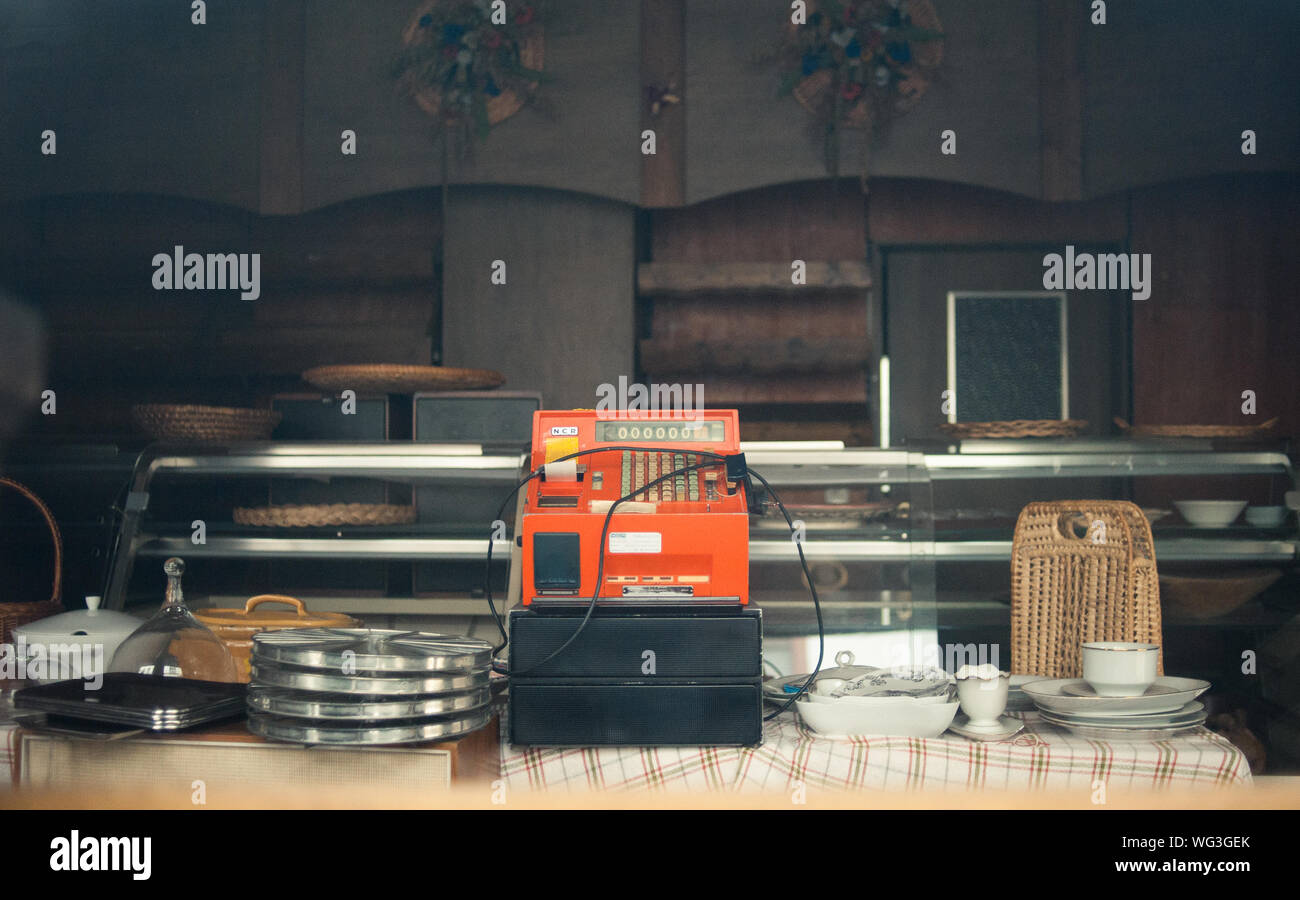 Cash register restaurant hires stock photography and images Alamy