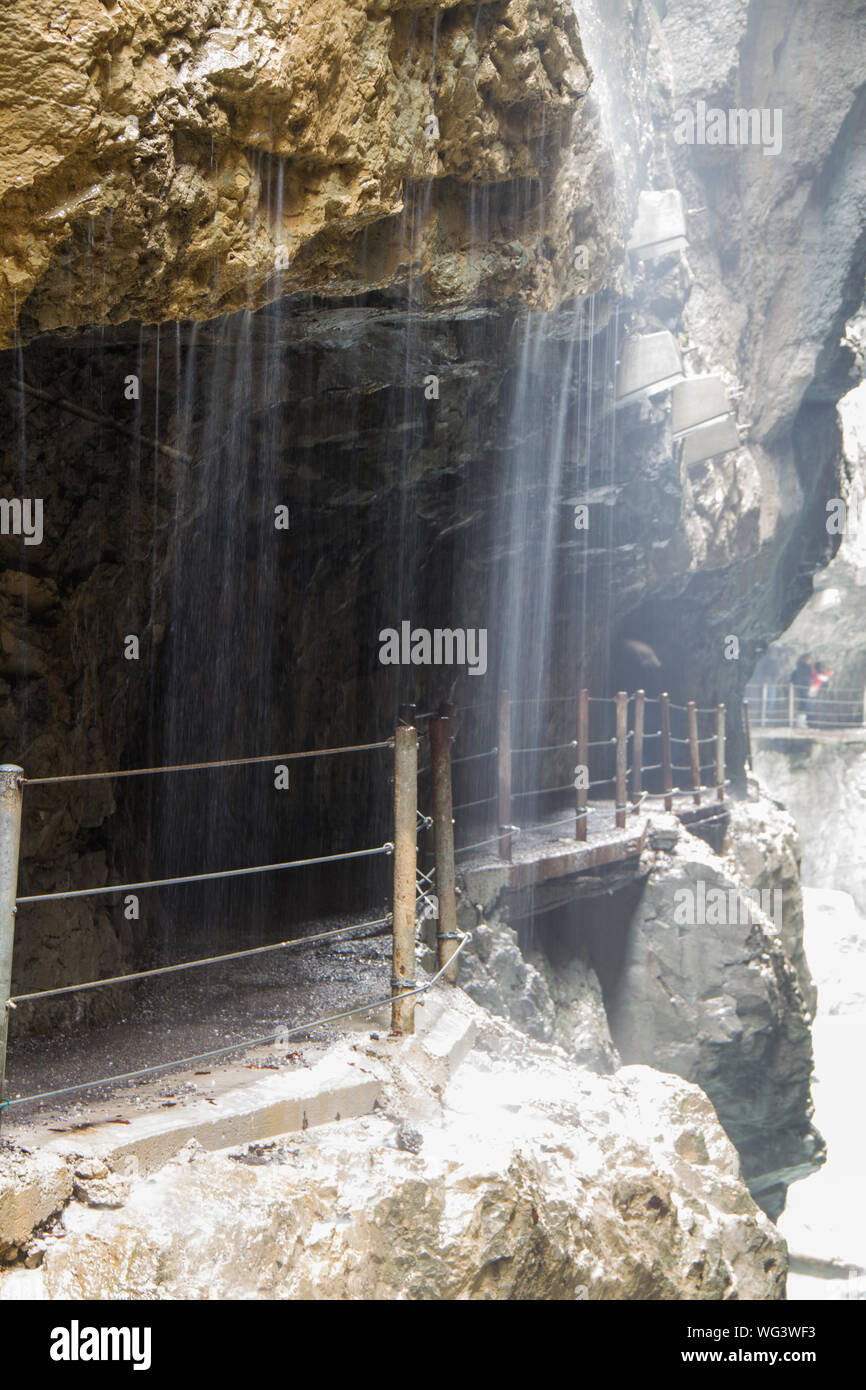 Non falling rocks hi-res stock photography and images - Alamy