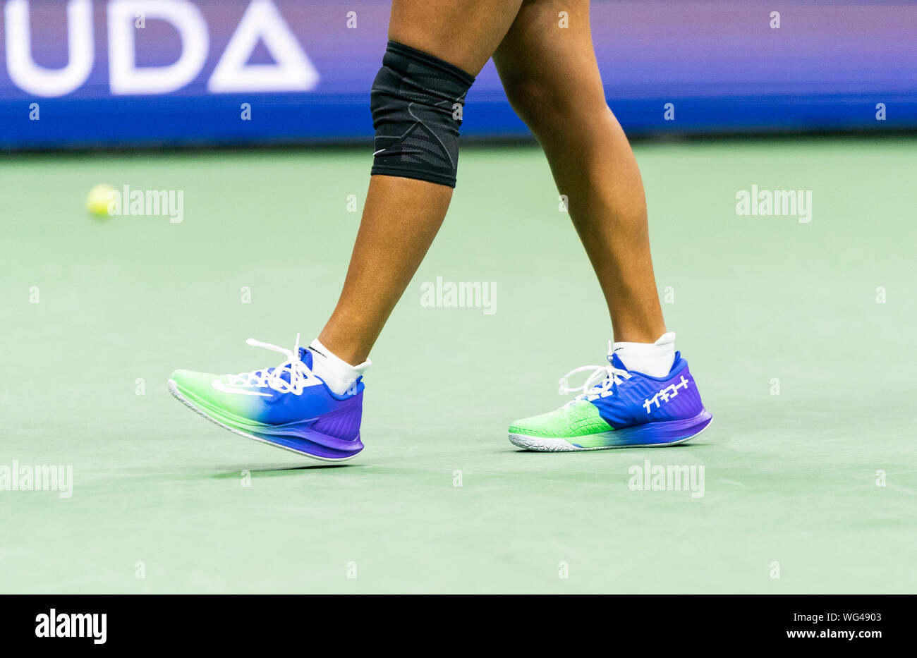 eslogan Ciro Desarmado New York, NY - August 31, 2019: Naomi Osaka (Japan) in Nike Court sneakers  in action during