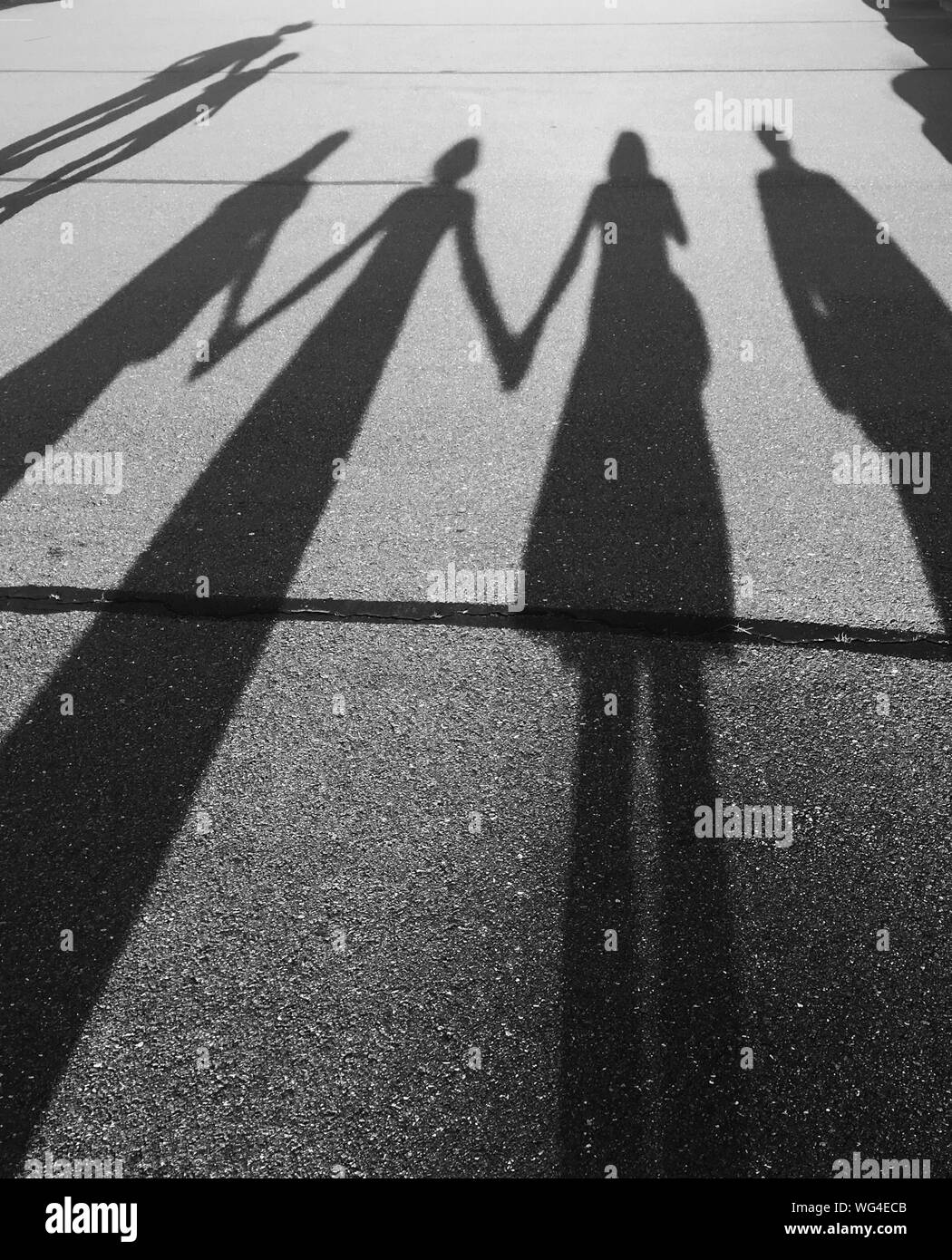 Shadow holding hands hires stock photography and images Alamy
