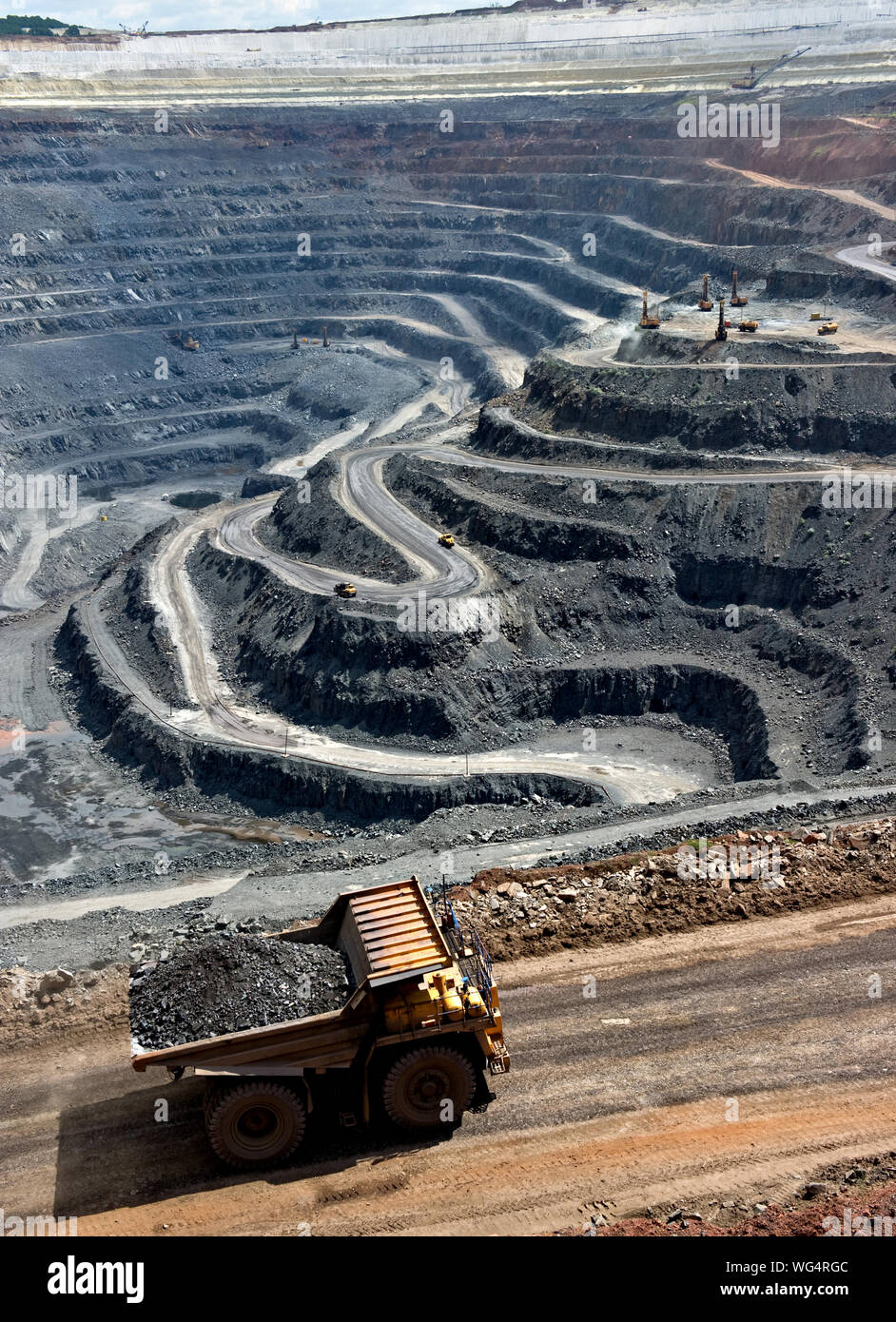 Mining processing plant hi-res stock photography and images - Alamy
