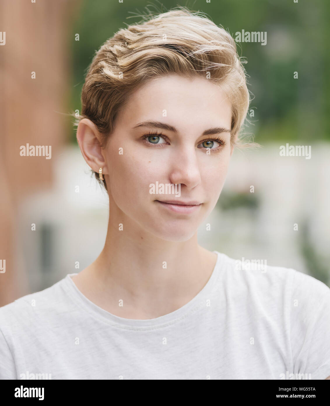 Woman Short Hair Portrait Hi res Stock Photography And Images Alamy woman-short-hair-portrait-hi-res-stock-photography-and-images-alamy