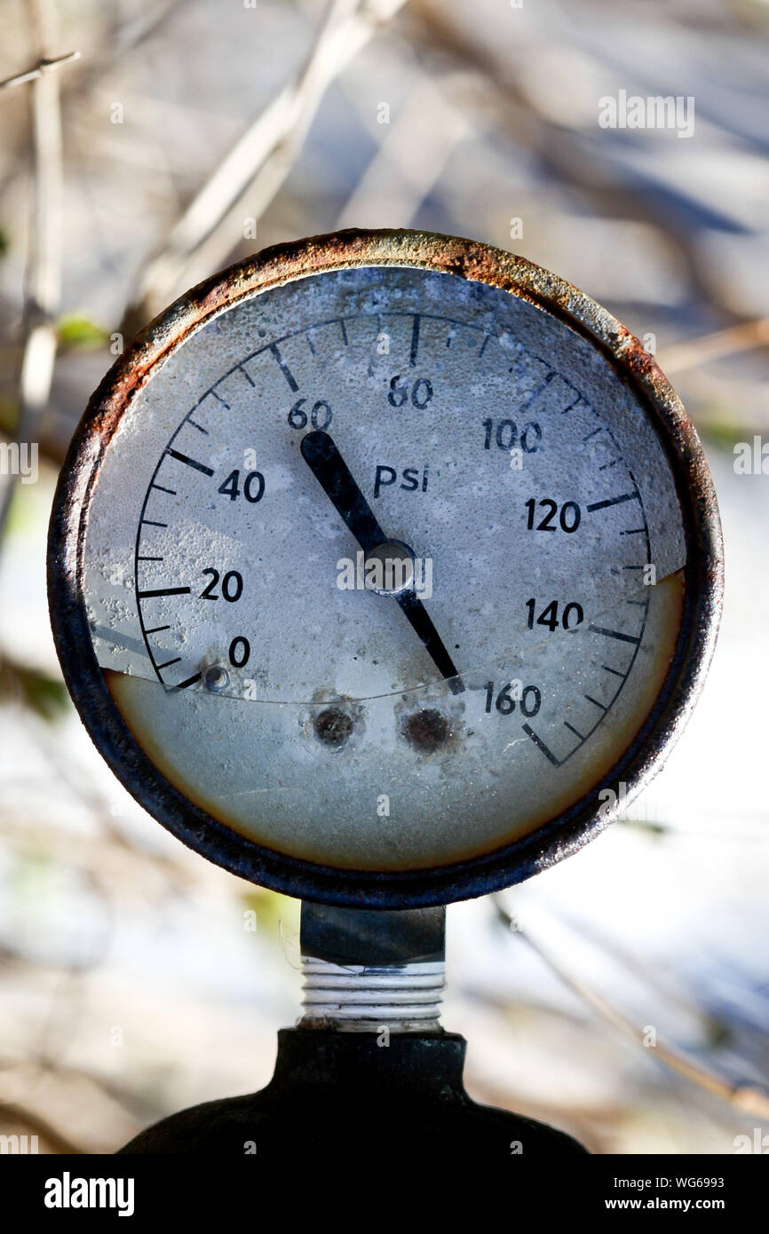 Broken gauge hires stock photography and images Alamy