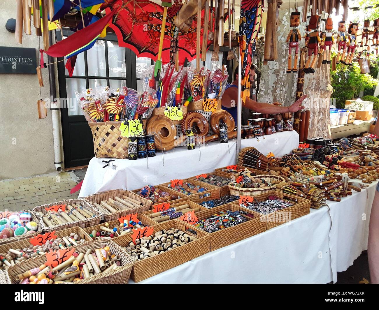 Souvenir sale hires stock photography and images Alamy
