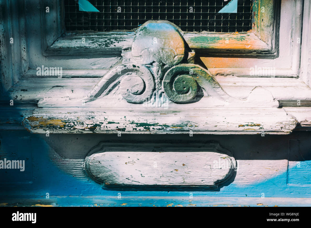 Old fashioned wooden door hi-res stock photography and images - Alamy
