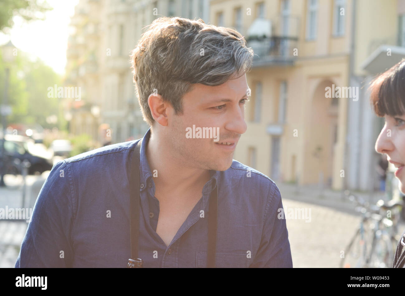 Talking man woman hi-res stock photography and images - Alamy