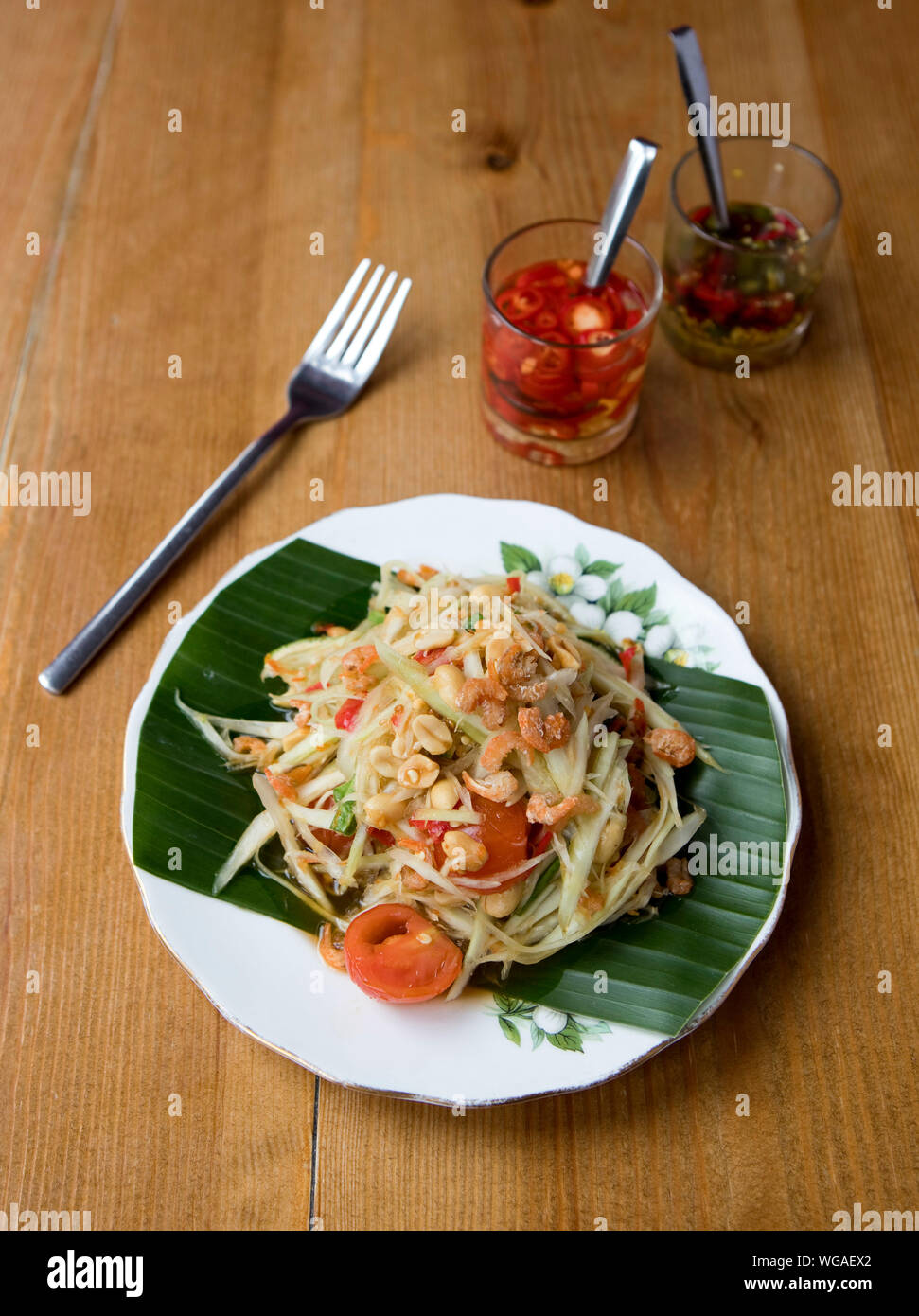 Som Tum Thai - basic Papaya Salad with vegetables Stock Photo