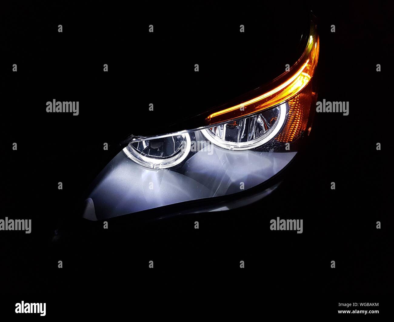 Headlight night car hires stock photography and images Alamy