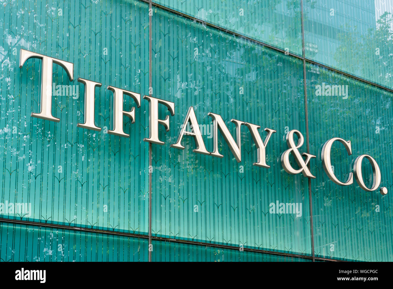 Tiffany co shop store logo hi-res stock photography and images - Alamy