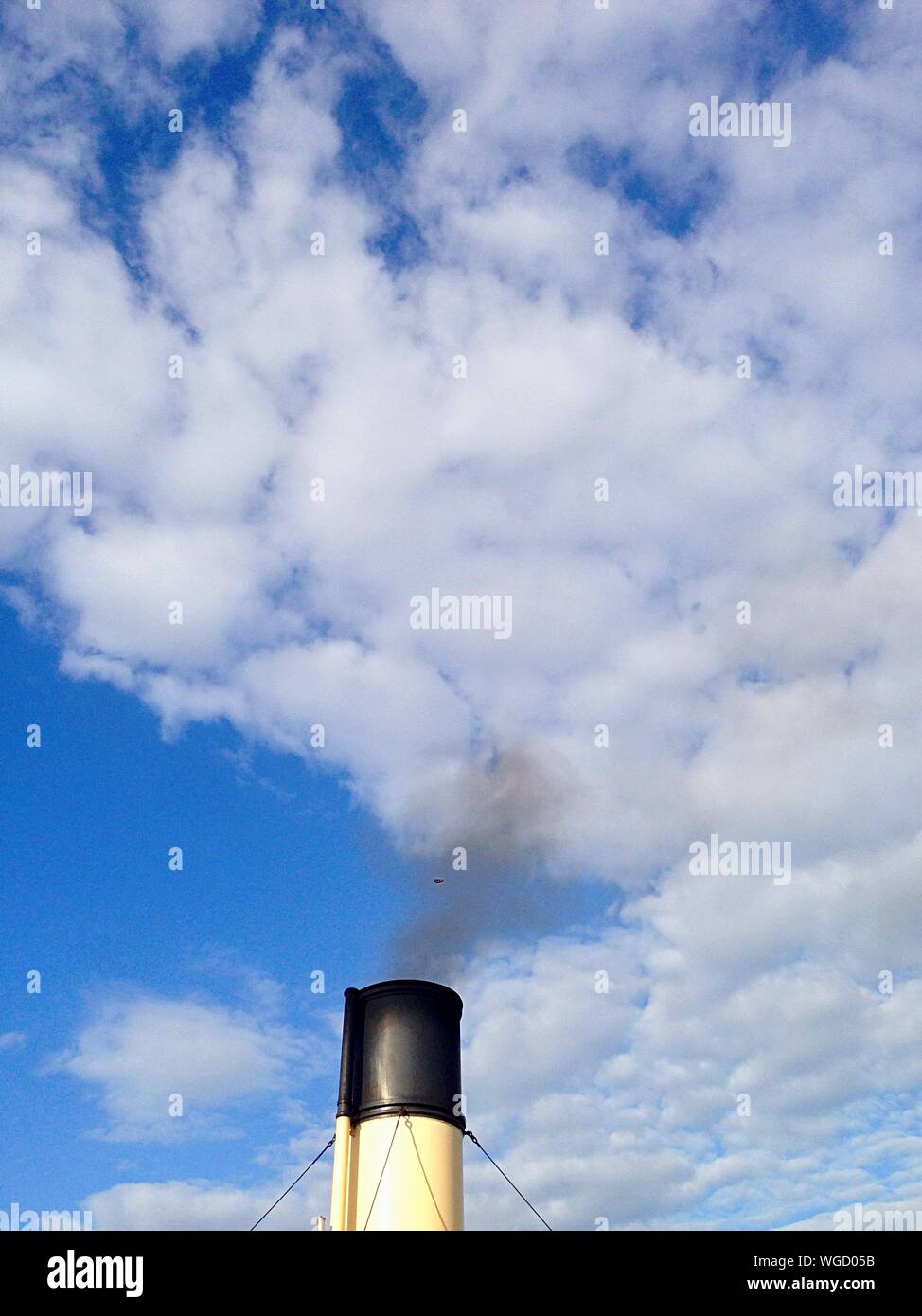 Funnel smoke stack hires stock photography and images Alamy
