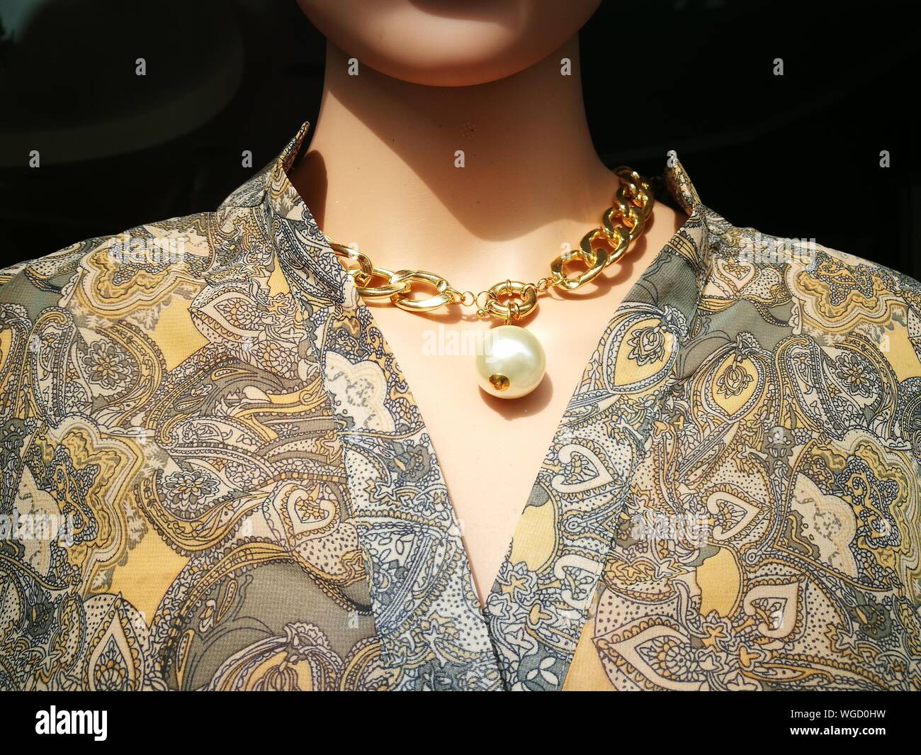 Woman Wearing Gold Necklace High Resolution Stock Photography and ...