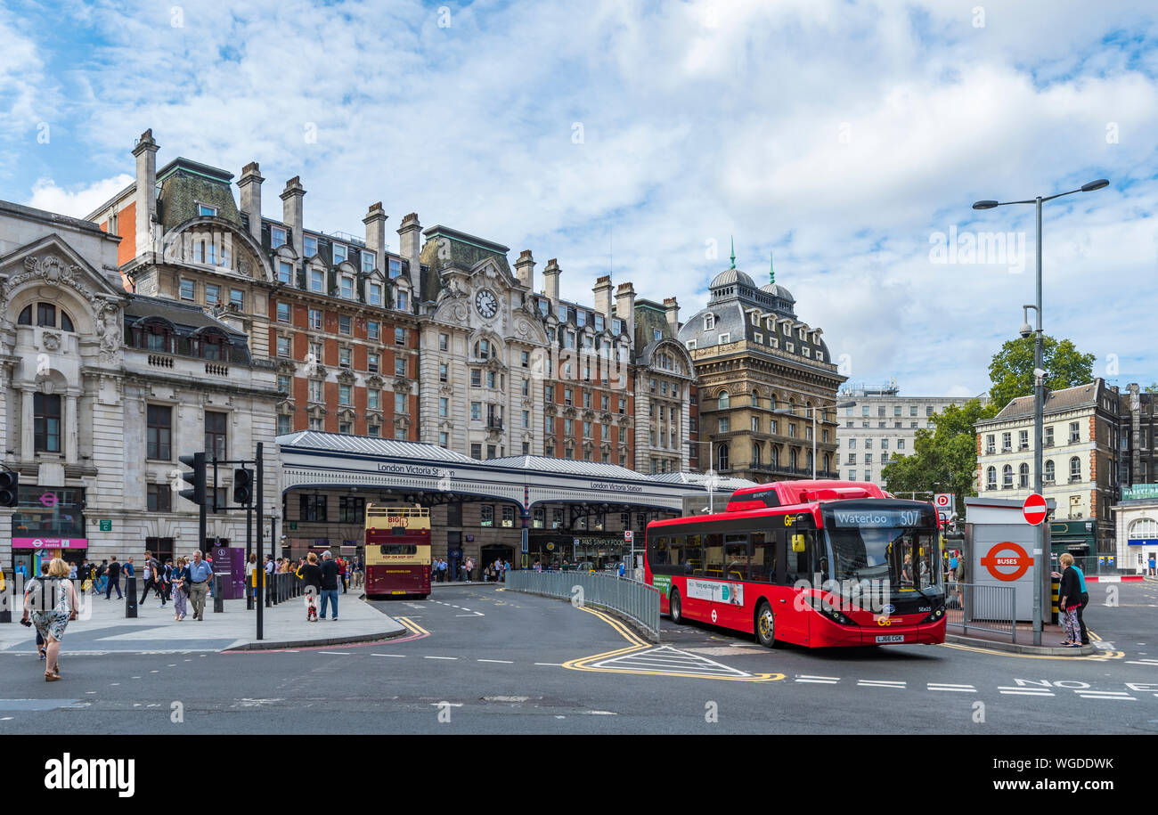 London Victoria Station (train station) in Victoria, City of
