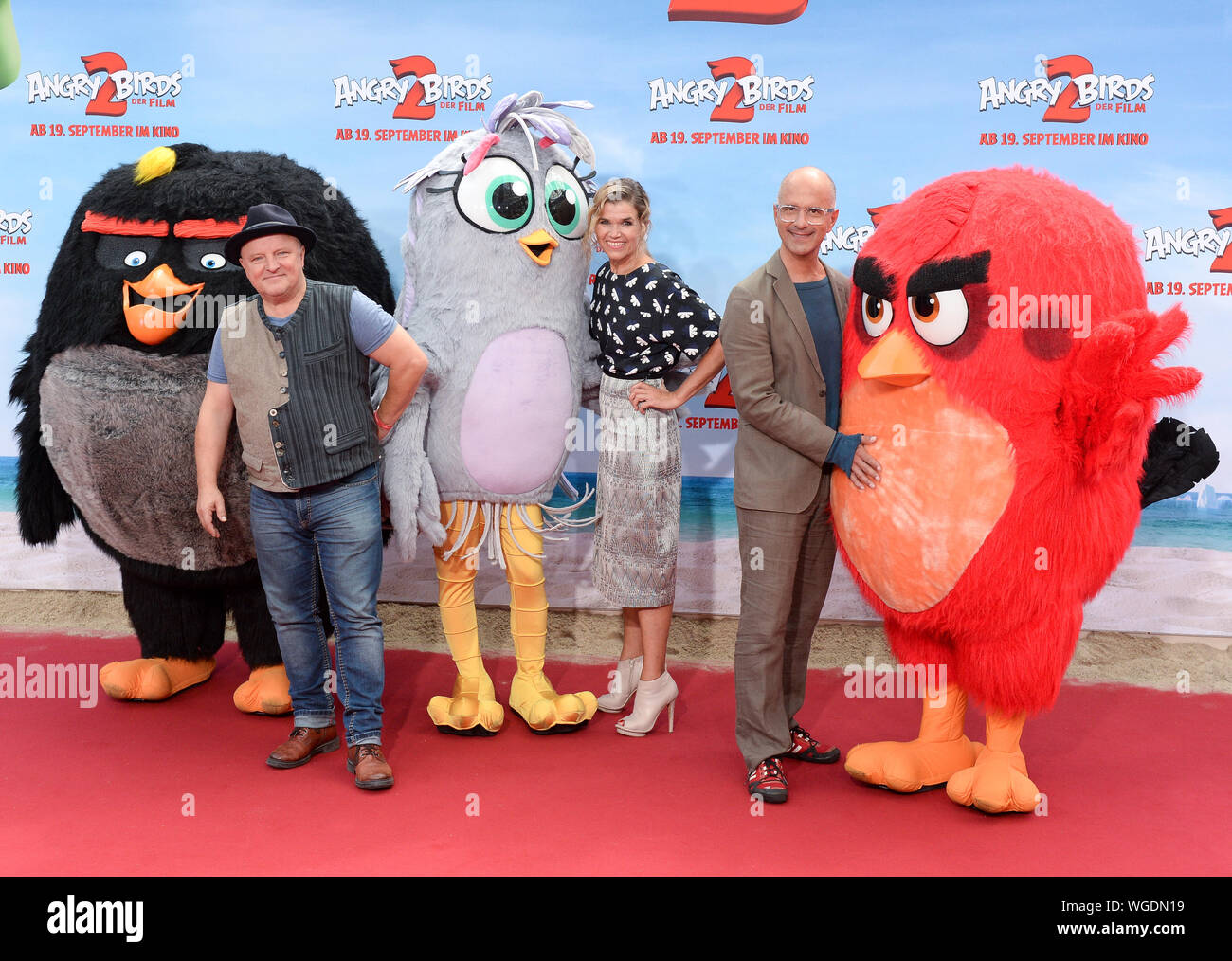 L Standing High Resolution Stock Photography And Images Page 29 Alamy