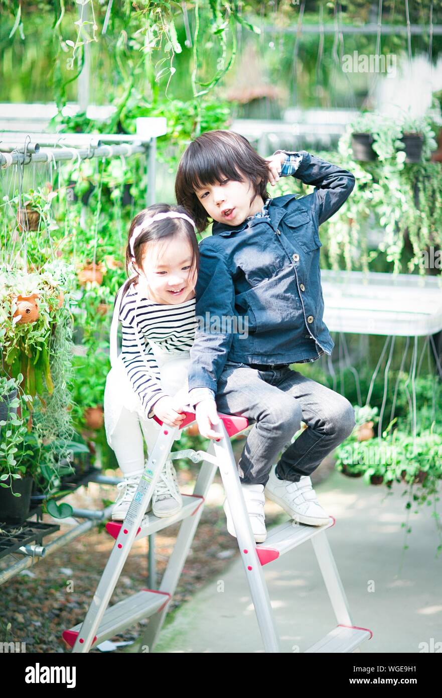 Children and garden hi-res stock photography and images - Alamy