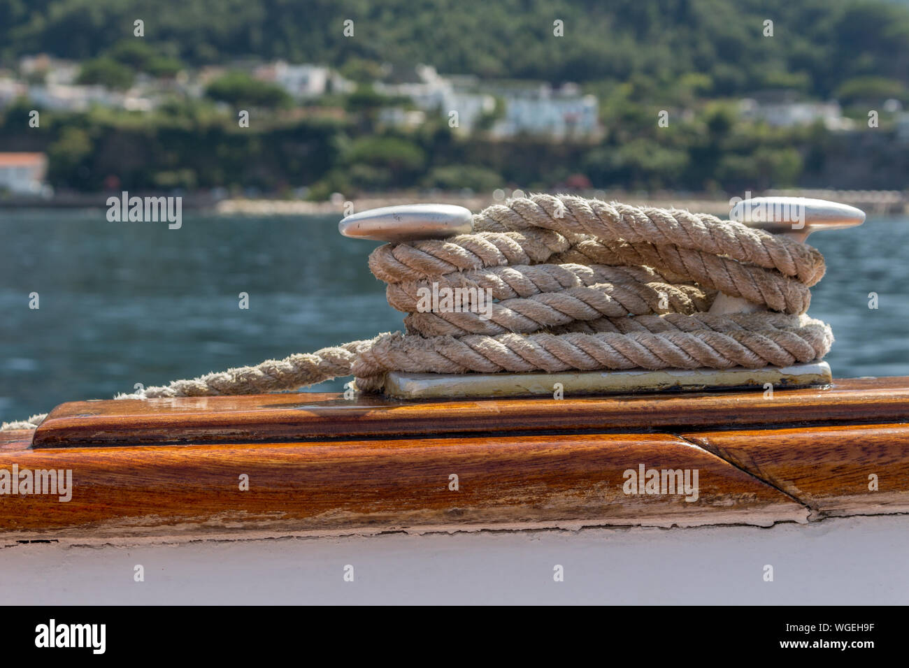 Boat tied up on lake hi-res stock photography and images - Alamy
