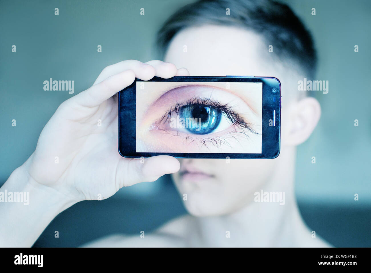 Privacy eyes on screen hires stock photography and images Alamy