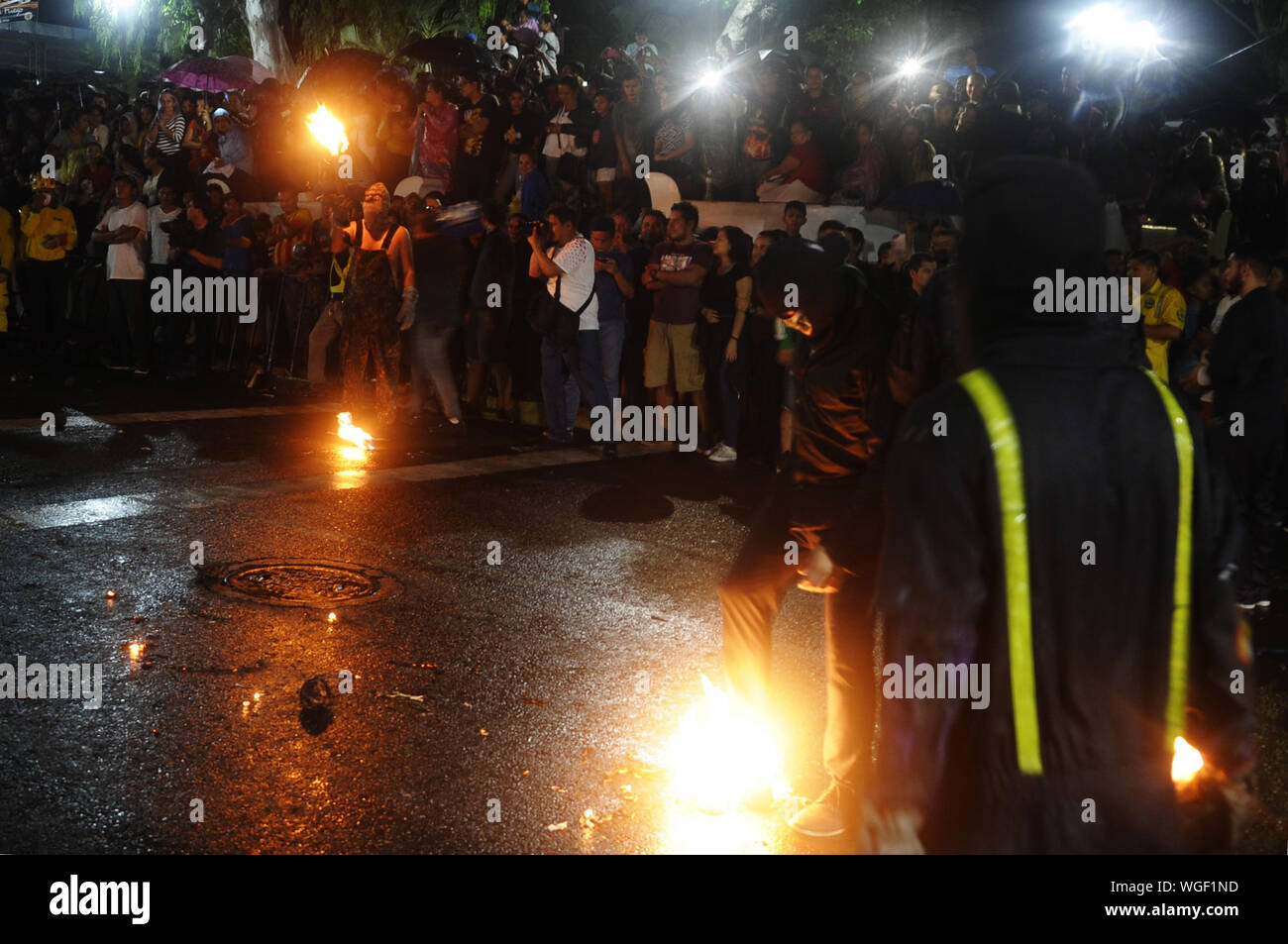 Nejapa, El Salvador. 1st Sep, 2019. People celebrate the Bolas de Fuego