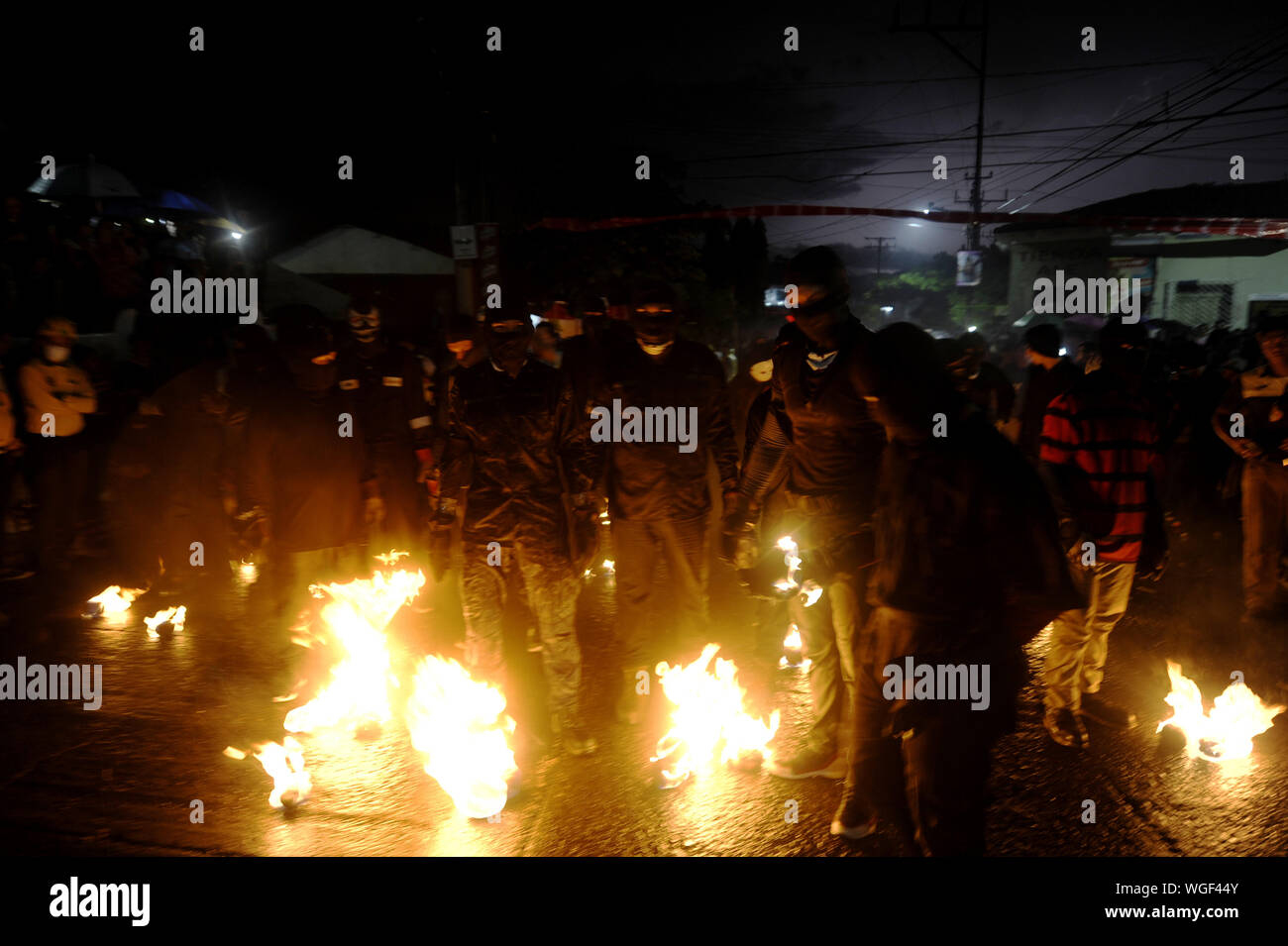 Nejapa, El Salvador. 1st Sep, 2019. People celebrate the Bolas de Fuego