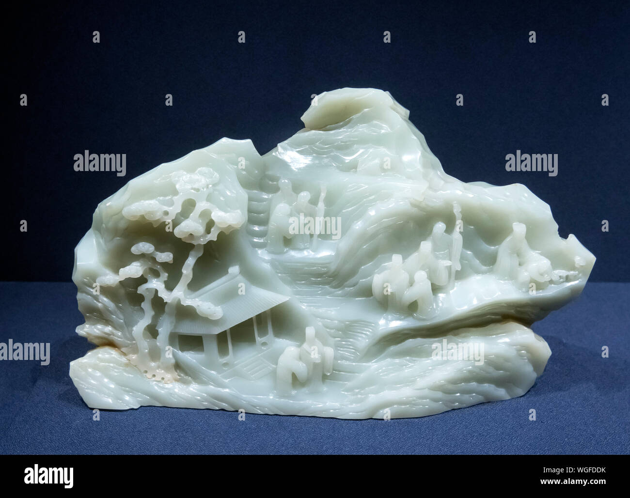 Model of a Mountain with Figures, jade carving, Qing dynasty (1644-1911) Stock Photo