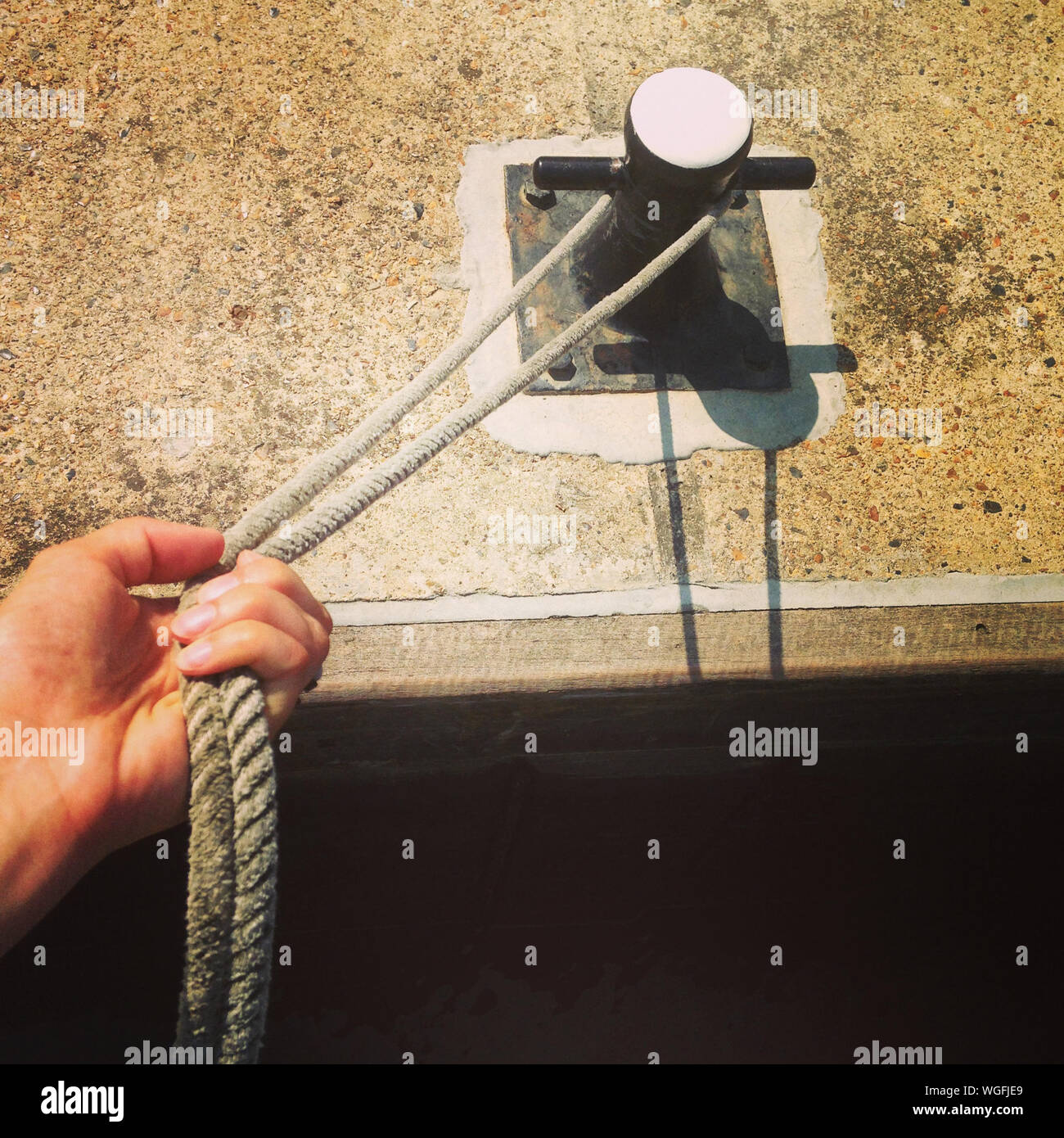 Hand pulling and hand hires stock photography and images Alamy