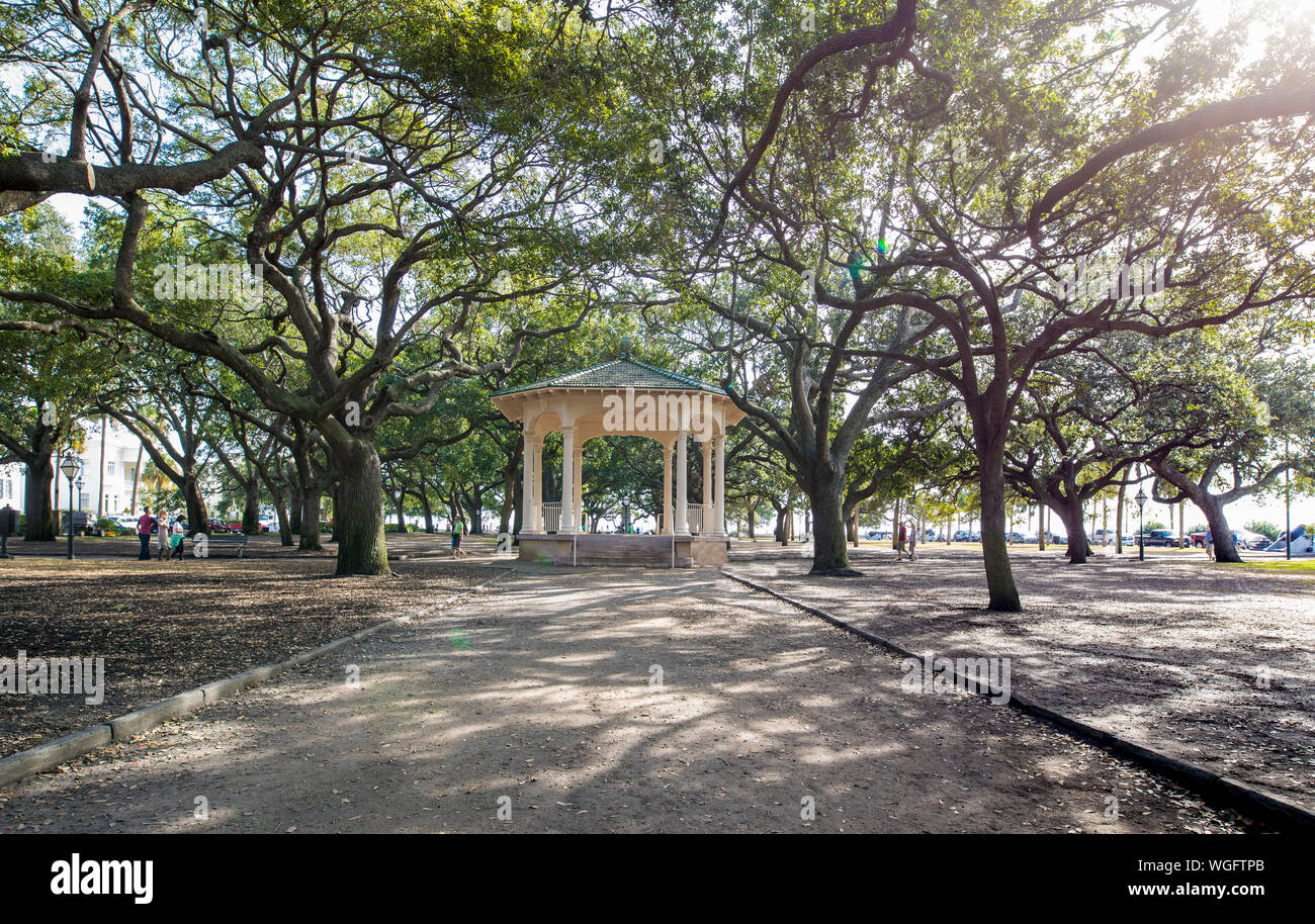 Park and gazebo in the battery in downtown Charleston, South Carolina ...