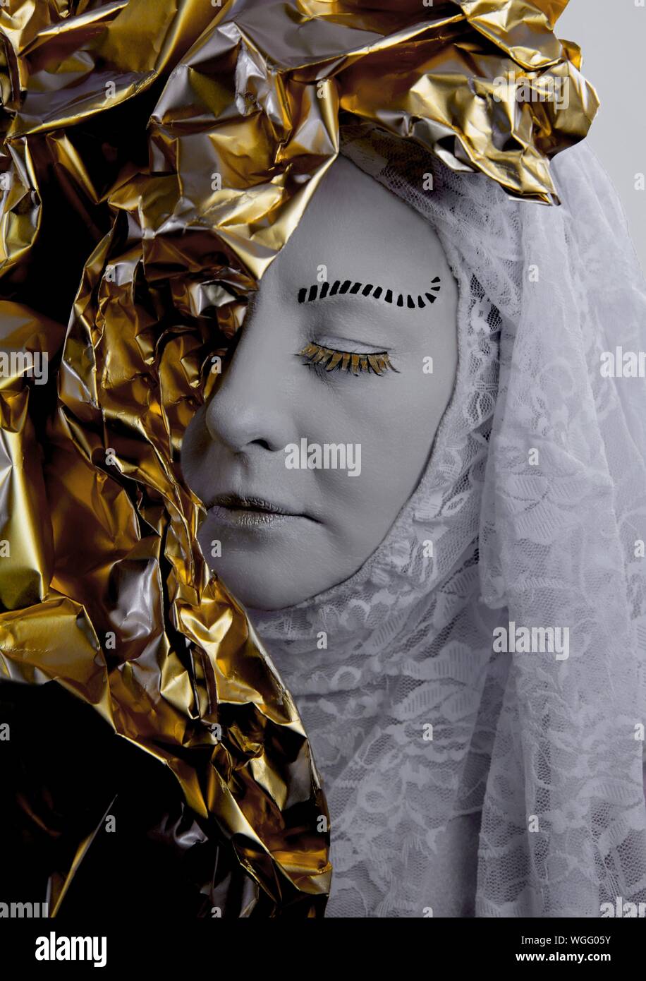 Woman face paint hires stock photography and images Alamy