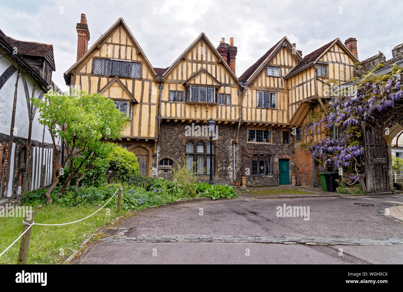 Headmasters House Pilgrim School Winchester The Pilgrims School Is headmasters-house-pilgrim-school-winchester-the-pilgrims-school-is