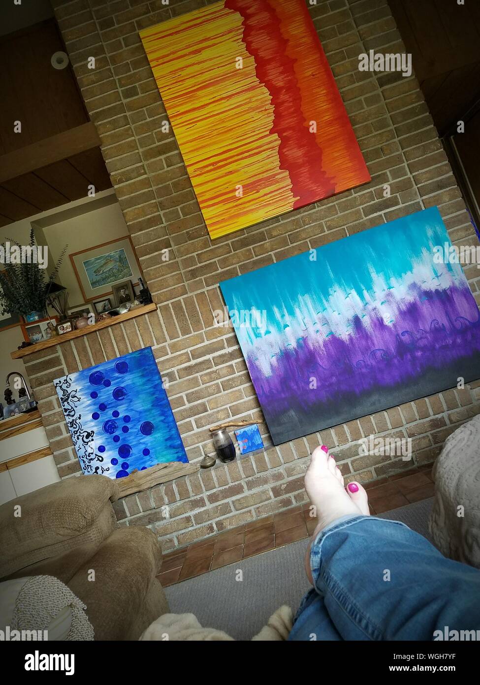 Hanging hanging paintings hires stock photography and images Alamy
