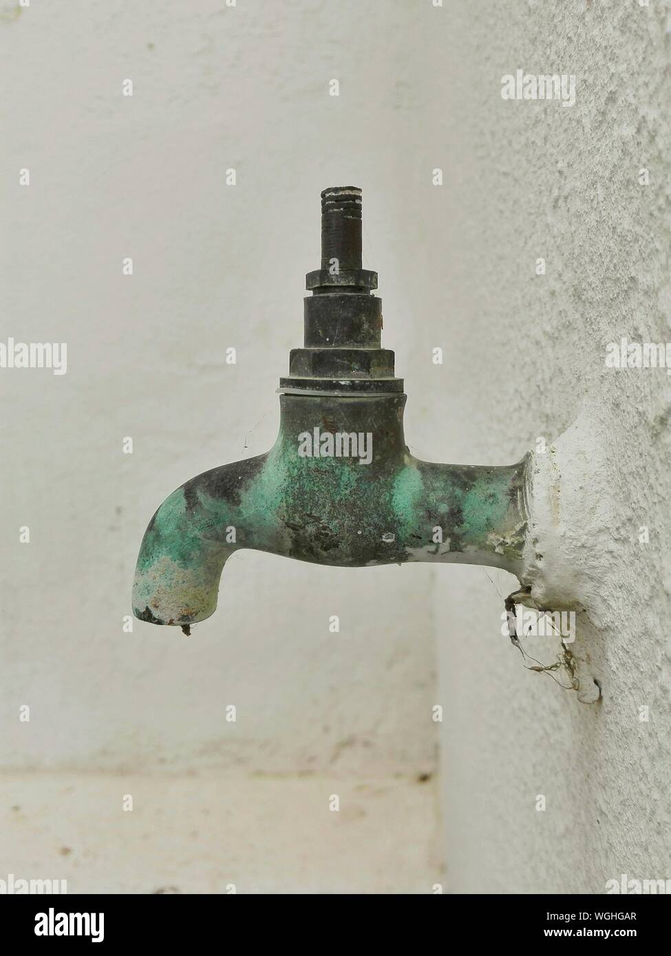 Broken Tap High Resolution Stock Photography and Images Alamy