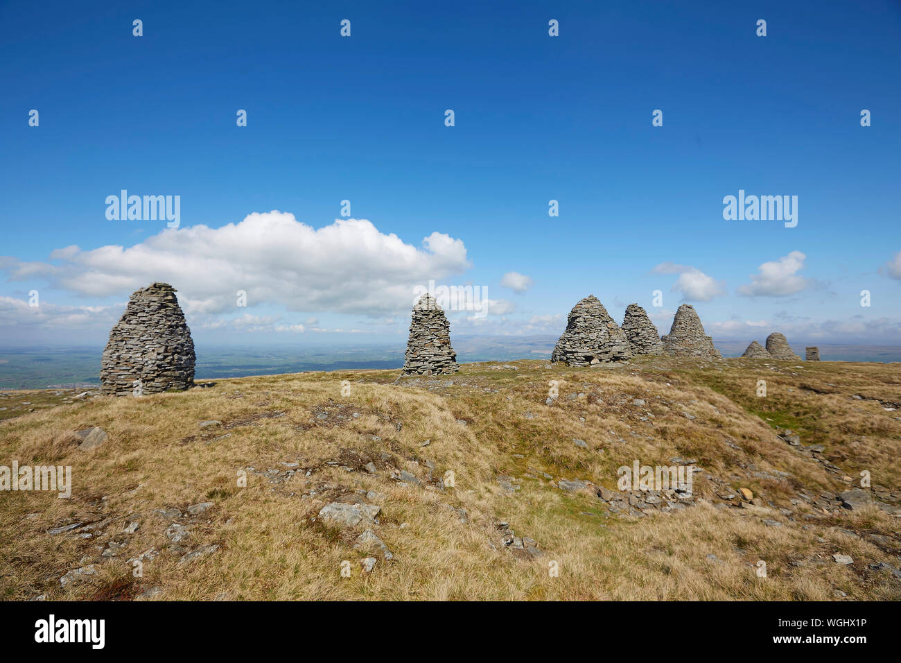 Nine Standards Rigg Map Nine Standards Rigg is the summit of Hartley Fell in the Pennine Hills ...