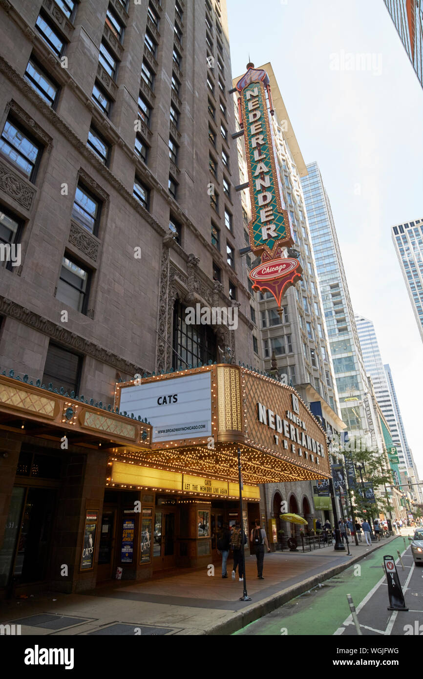 Devon avenue chicago hi-res stock photography and images - Alamy