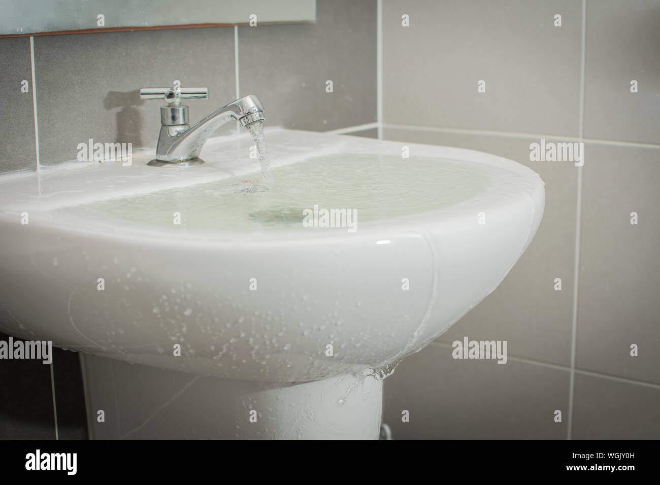 Full sink hires stock photography and images Alamy