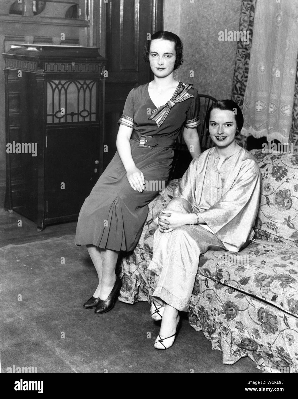 LOUISE BROOKS (at right) with her younger sister JUNE BROOKS in 1931 Stock Photo