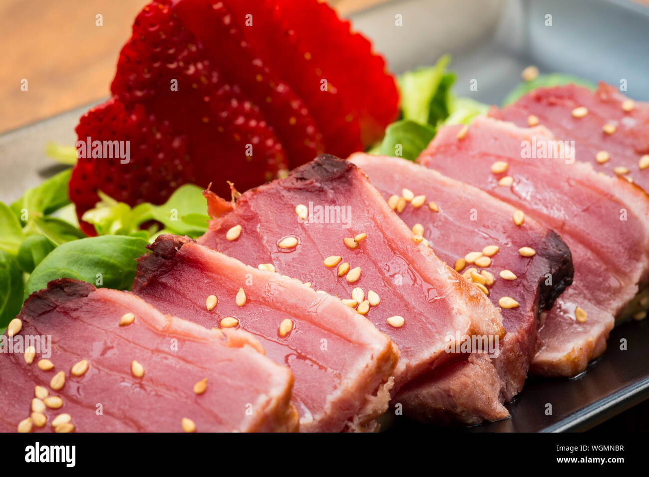 Tuna tataki hires stock photography and images Alamy