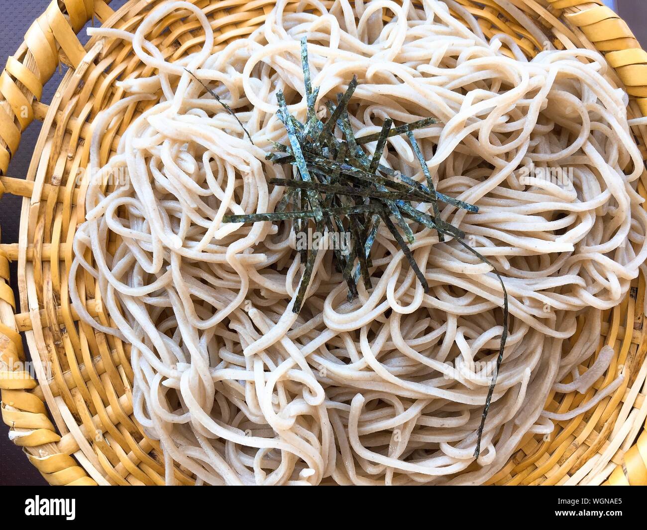 Seaweed japanese noodles hires stock photography and images Alamy