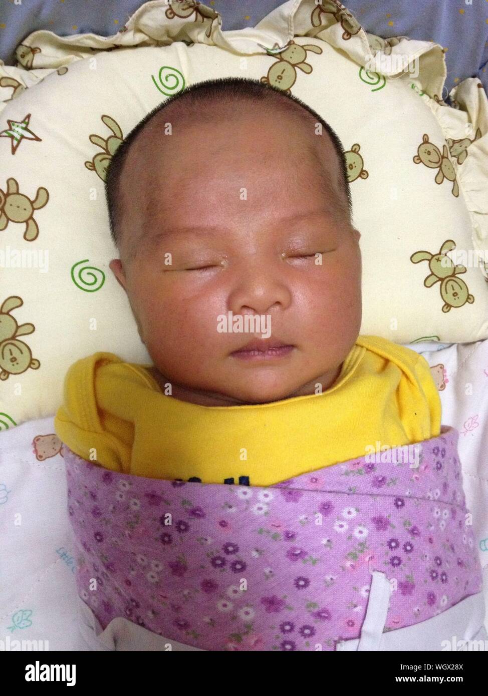 Indian Baby Girl Sleeping High Resolution Stock Photography and Images ...