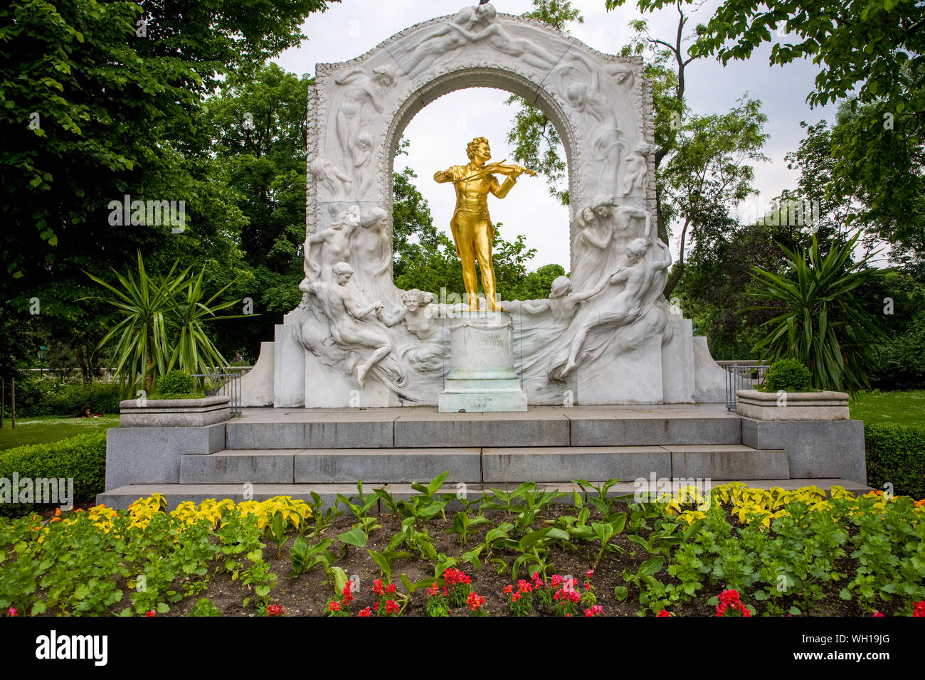 Statue Of Johann Strauss In Stadtpark In Vienna Austria Stock Photo Alamy